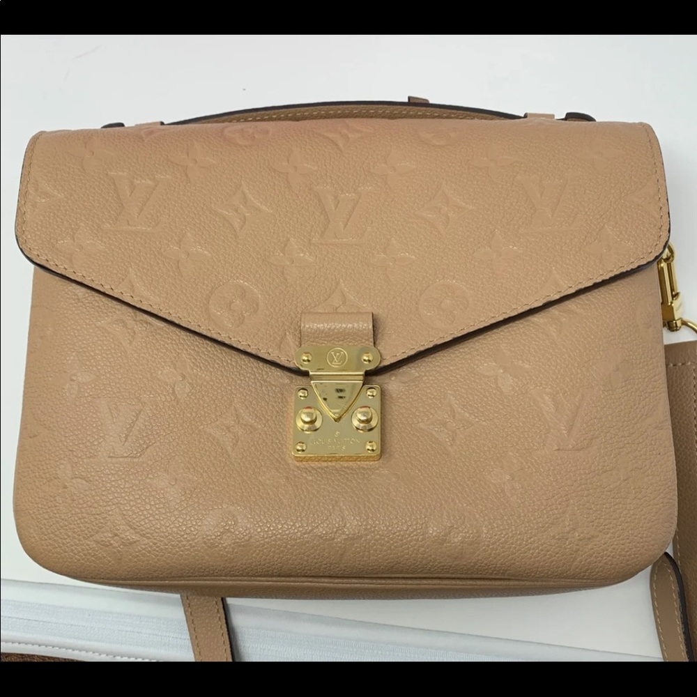 LOUIS VUITTON Empreinte Pochette Papyrus